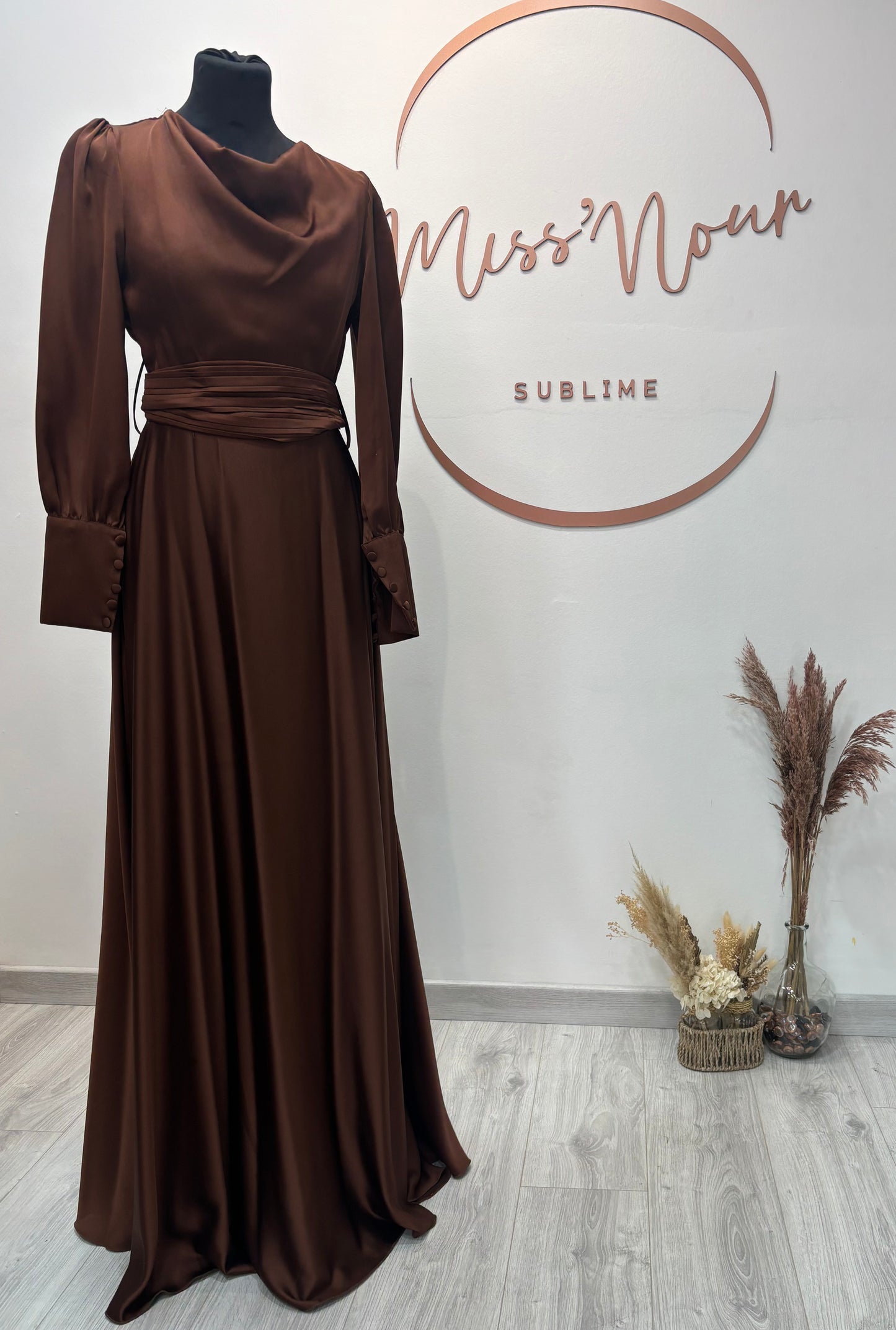 Robe Leyla