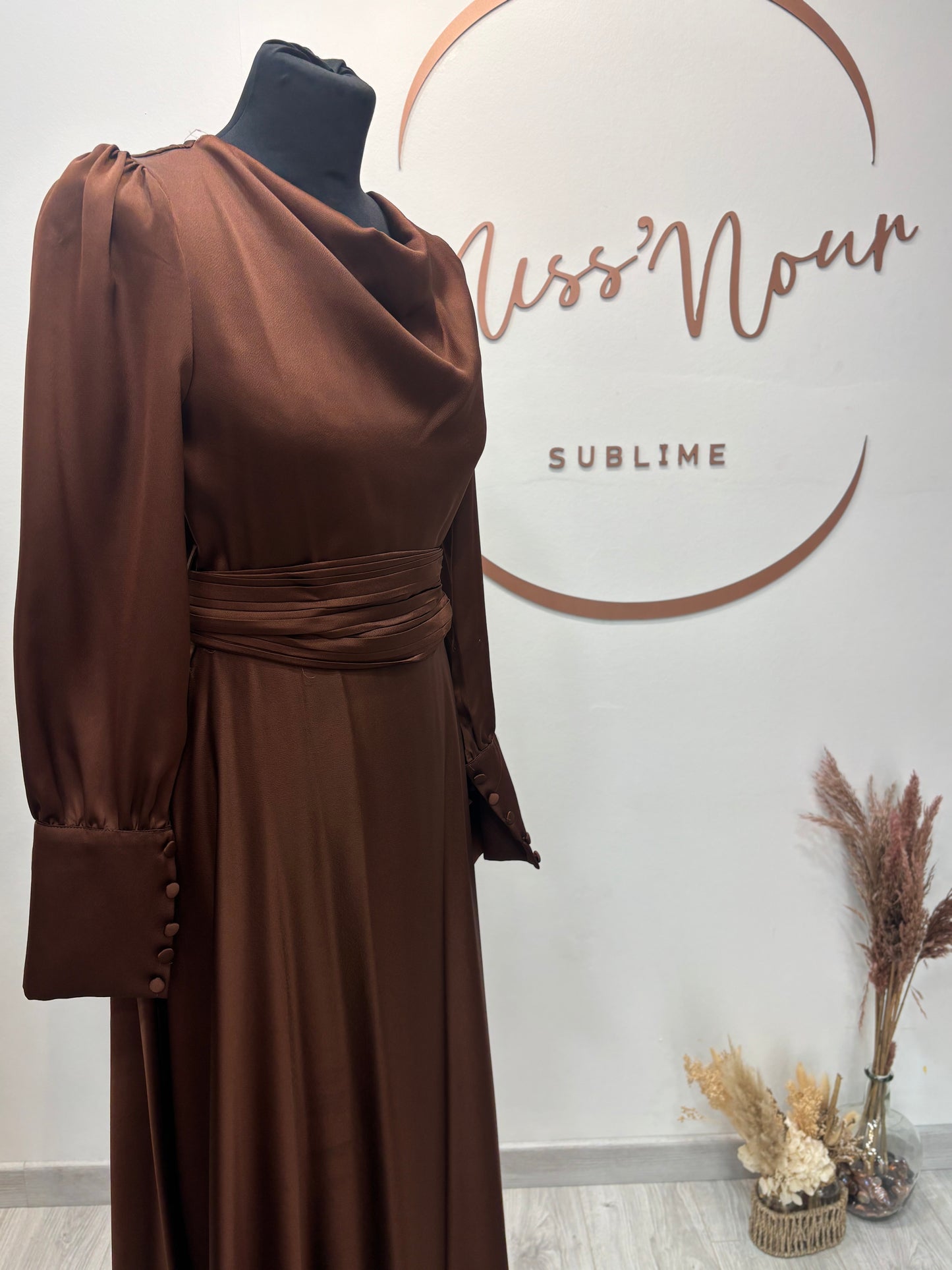 Robe Leyla